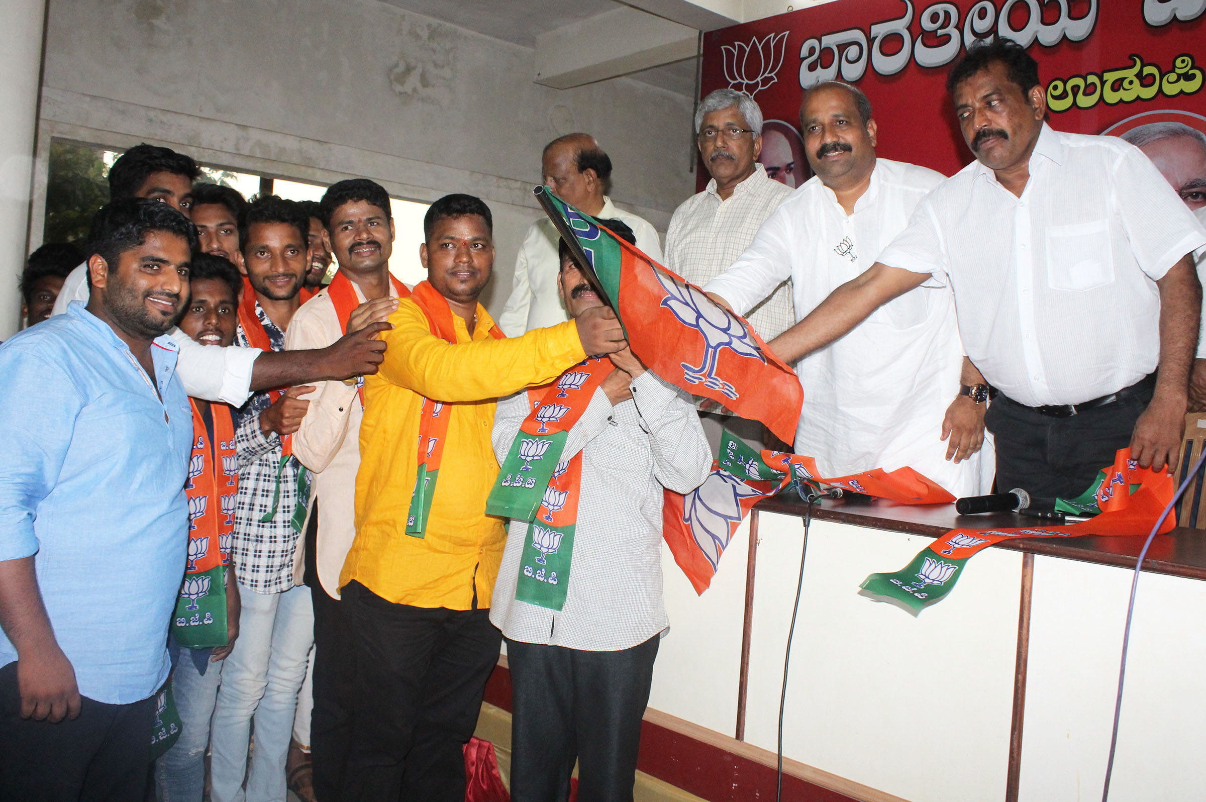 ಪ್ರಮೋದ್ ಮಧ್ವರಾಜ್‌ರಿಂದ ಕಾರ್ಯಕರ್ತರ ನಿರ್ಲಕ್ಷ್ಯ : ರಘುಪತಿ ಭಟ್